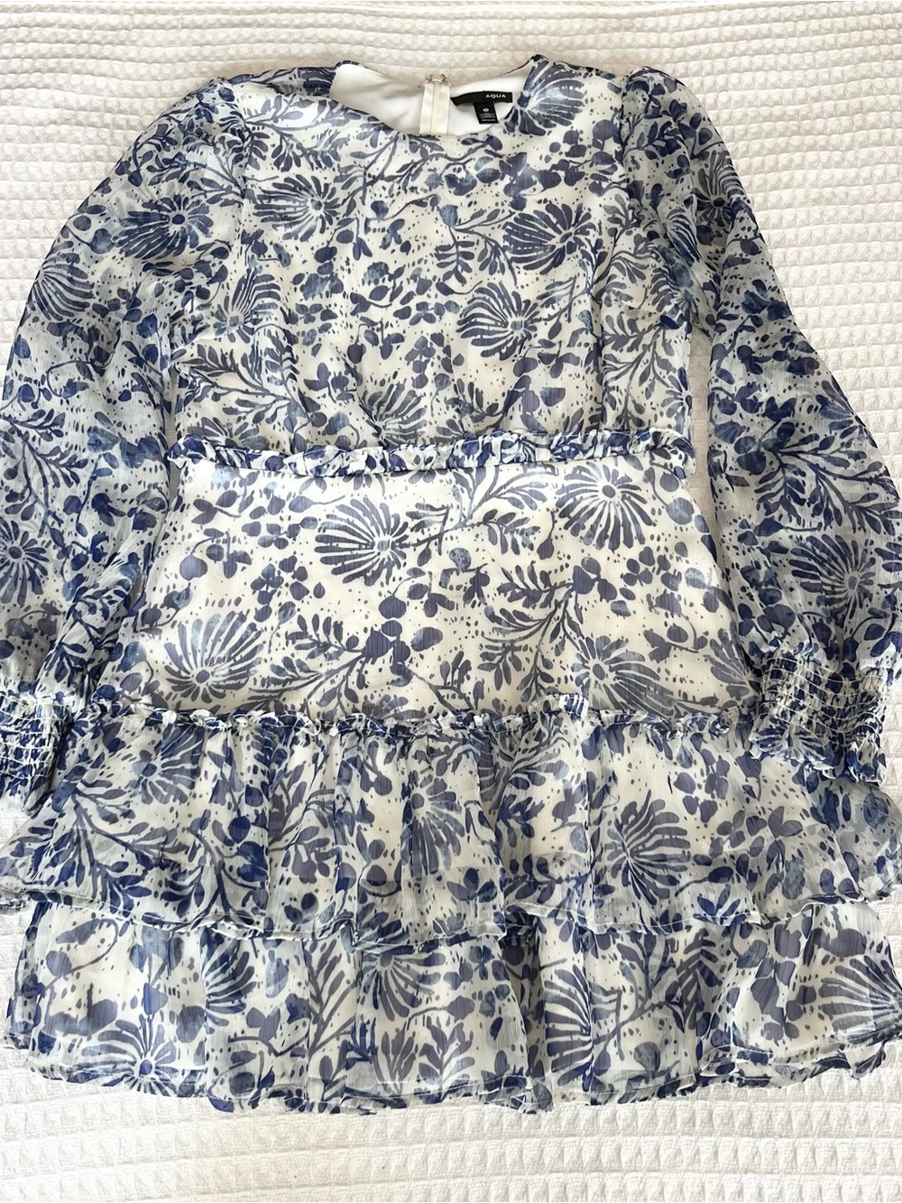 Aqua Blue & White Floral Tiered Long-Sleeve dress size Medium